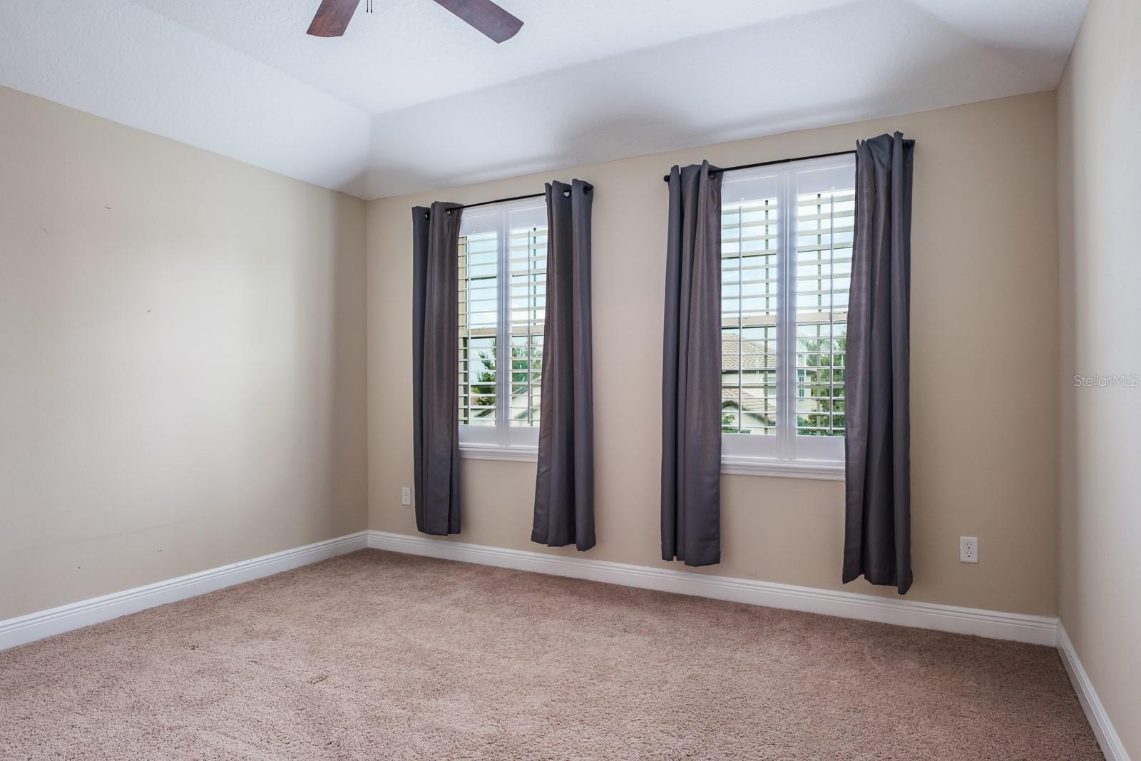 ESTUARY OF MOBBLY BAY - Residential