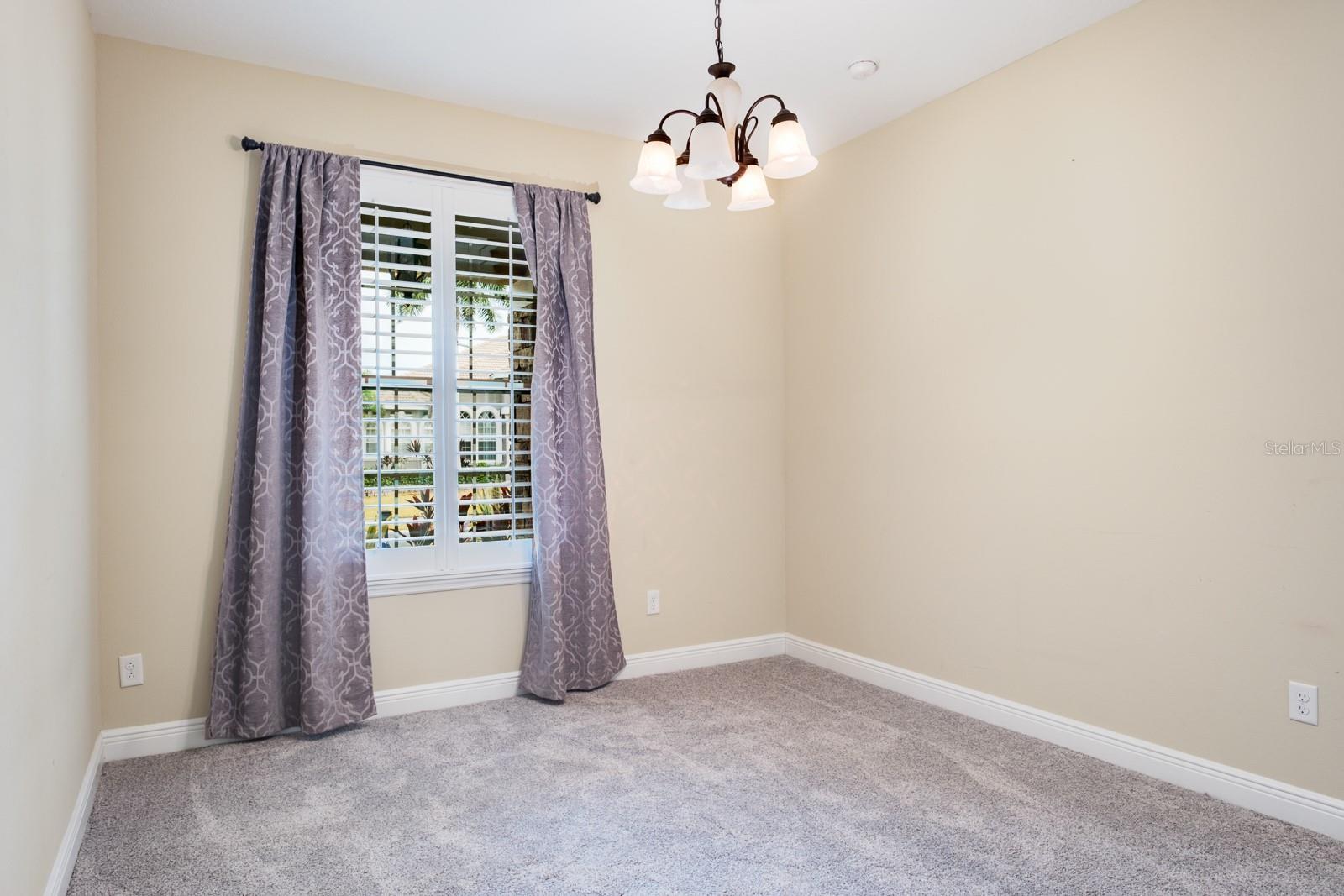 ESTUARY OF MOBBLY BAY - Residential