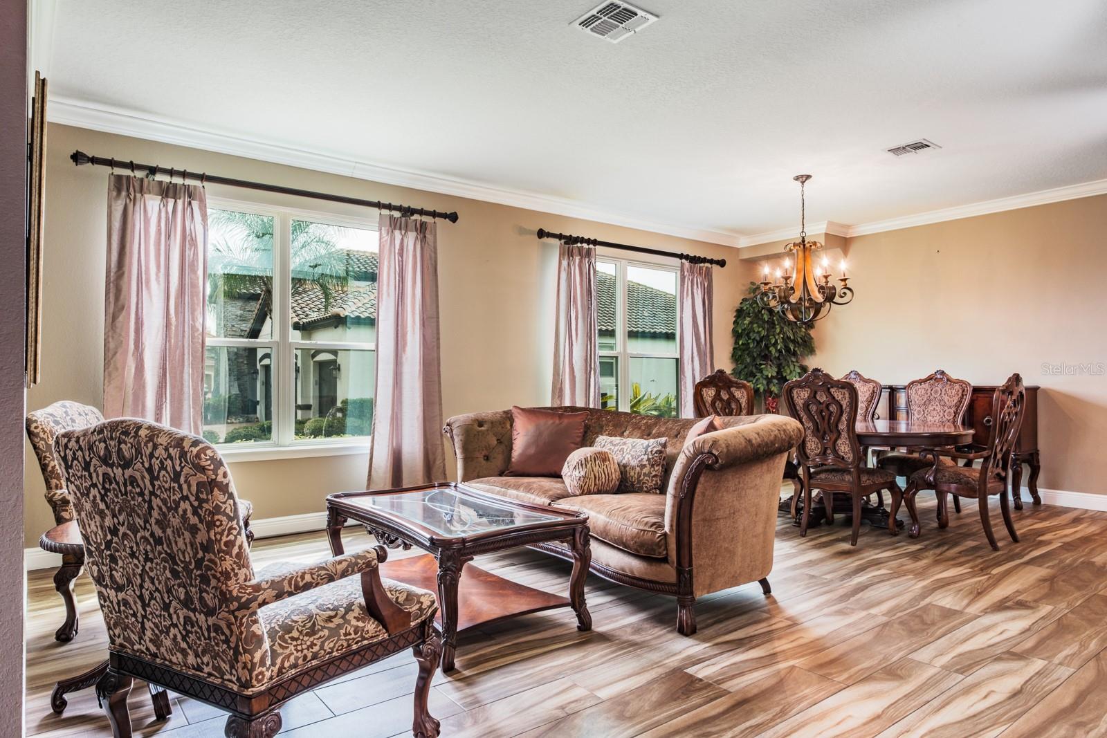 ESTUARY OF MOBBLY BAY - Residential