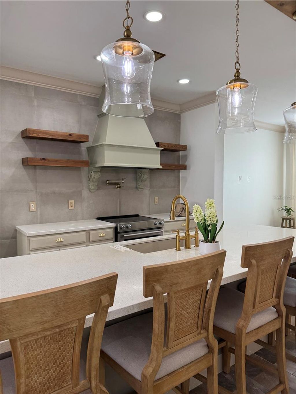 Photo of 11818 Water Run Alley, Windermere, FL 34786 (MLS # O6353649)