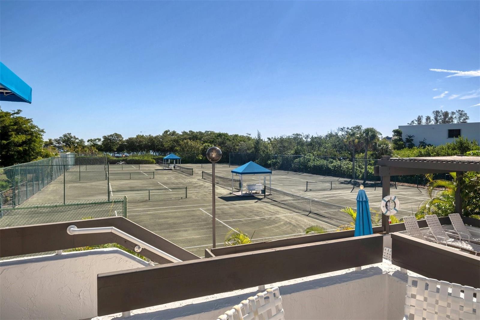 BAYPORT BEACH & TENNIS CLUB - Residential