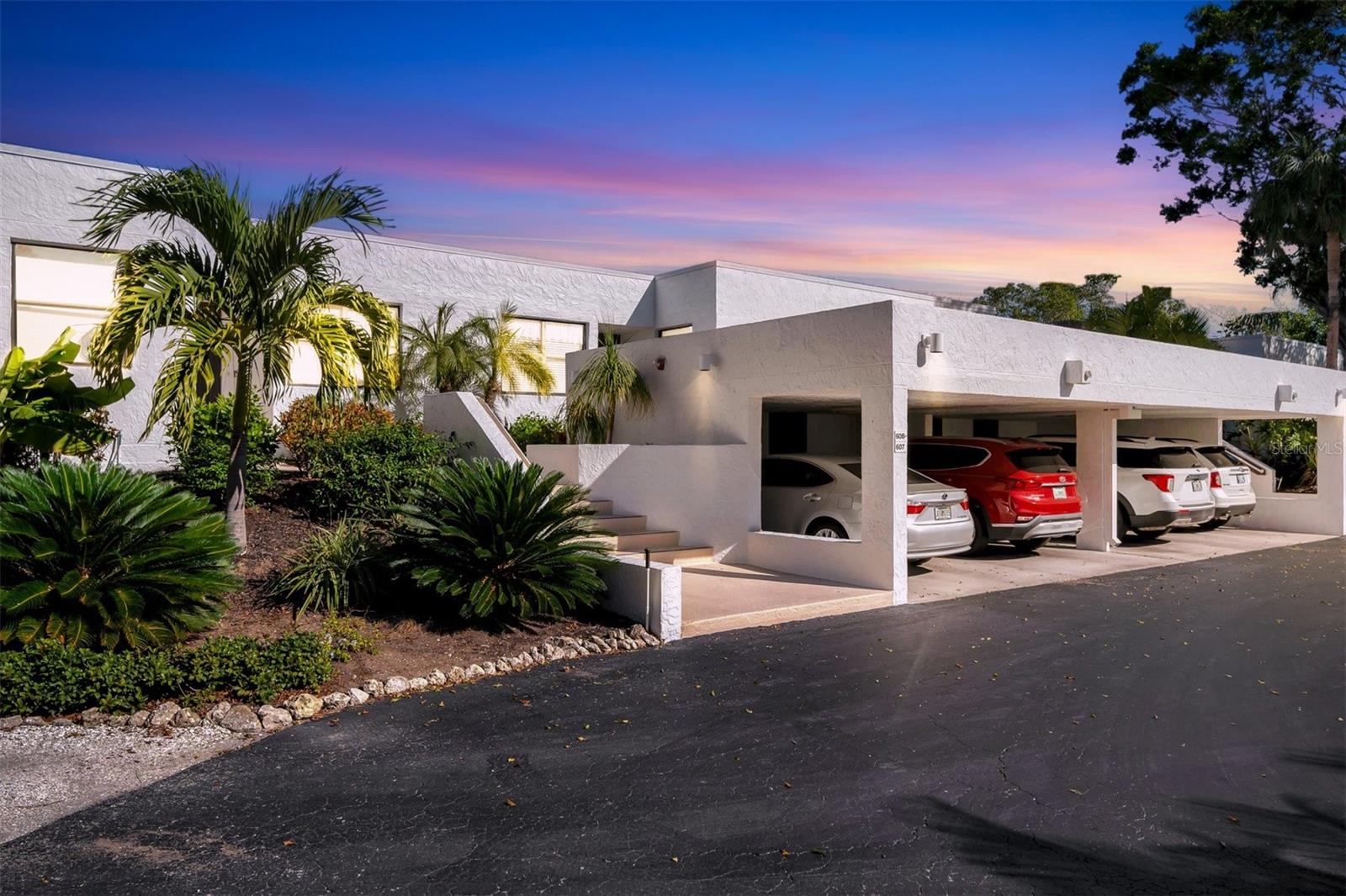 BAYPORT BEACH & TENNIS CLUB - Residential