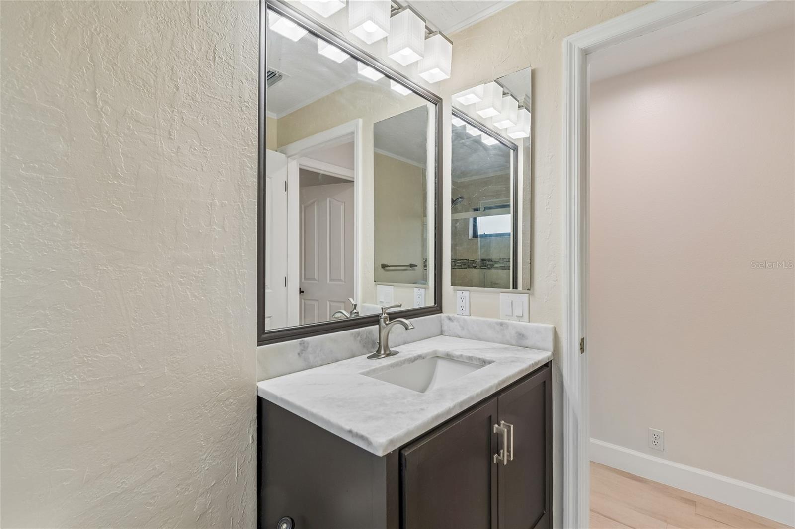 ARLINGTON OAKS SUB - Residential