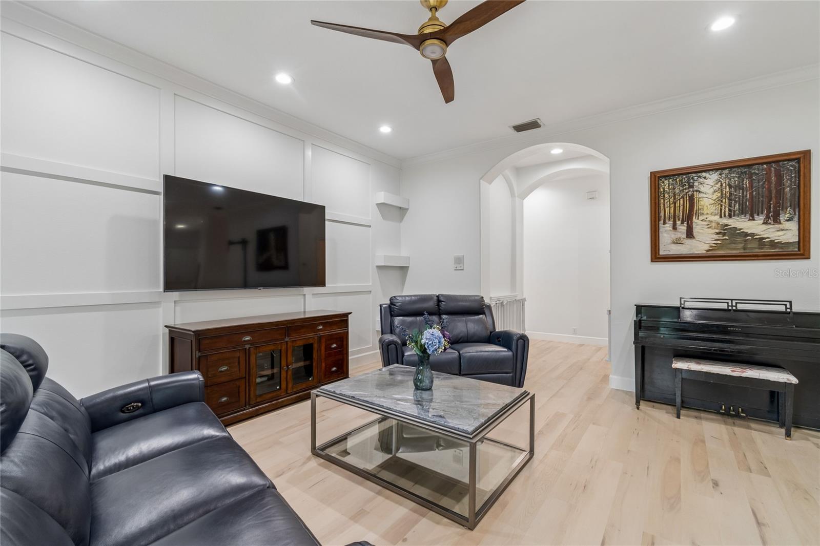 ARLINGTON OAKS SUB - Residential