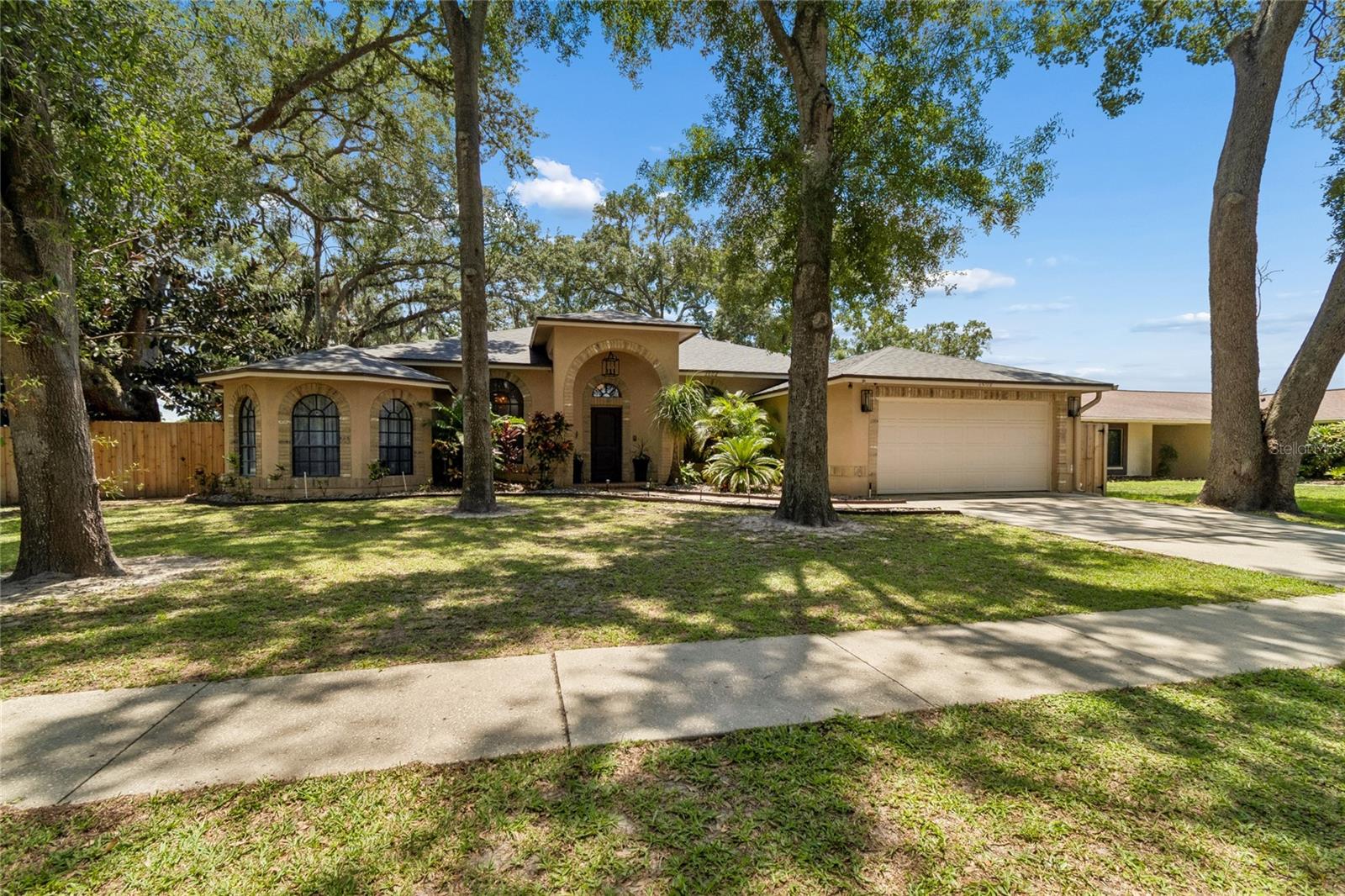 ARLINGTON OAKS SUB - Residential