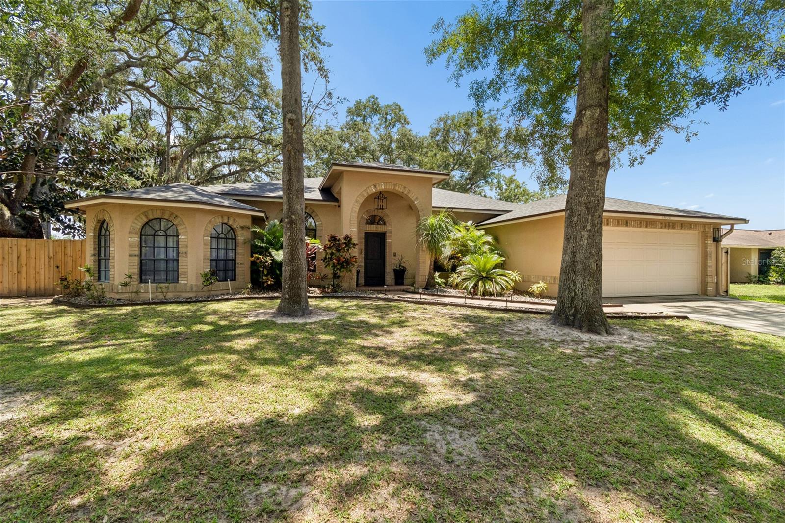 ARLINGTON OAKS SUB - Residential