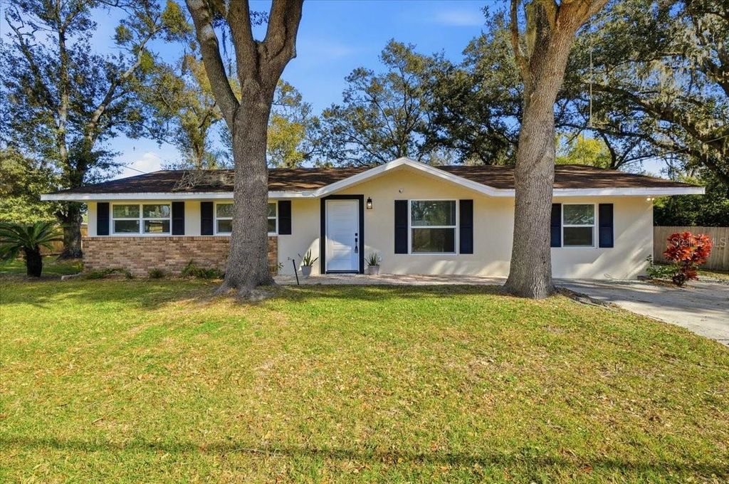 Photo of 2415 Sutton Road, Lakeland, FL 33810 (MLS # S5142486)
