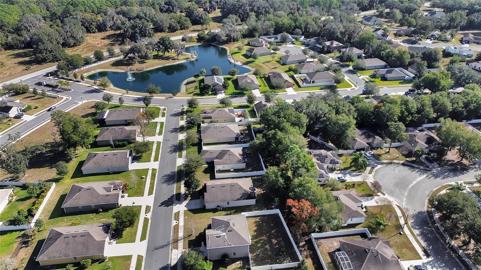 PARKMORE MANOR - Residential