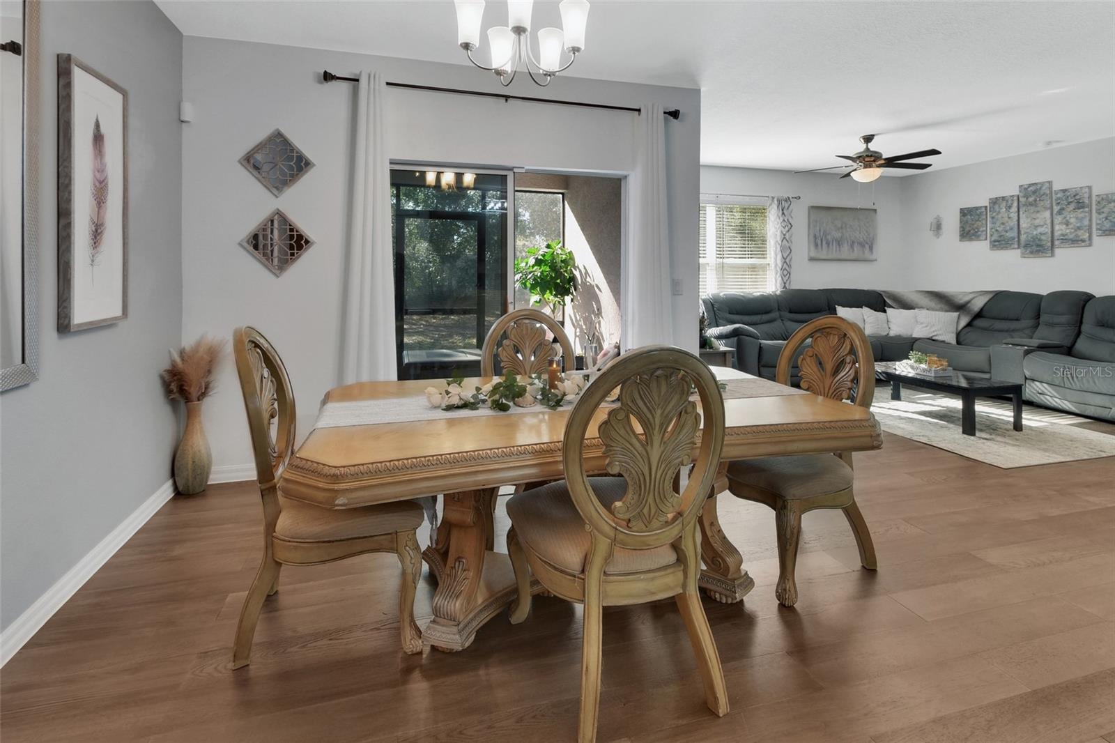 PARKMORE MANOR - Residential