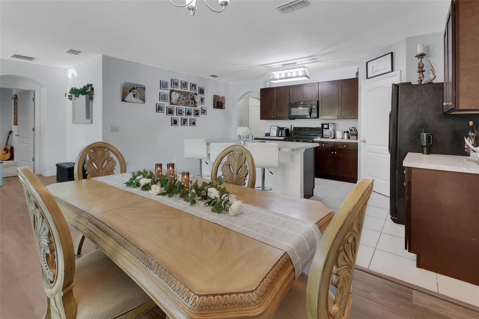 PARKMORE MANOR - Residential