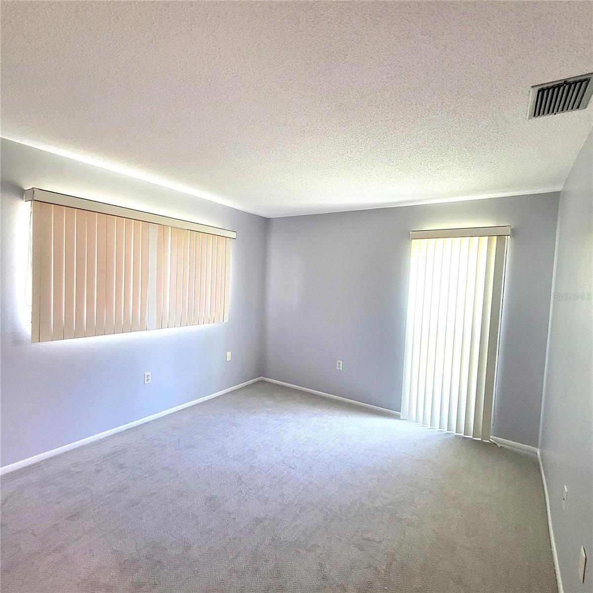 LAKES UNIT I THE - Residential