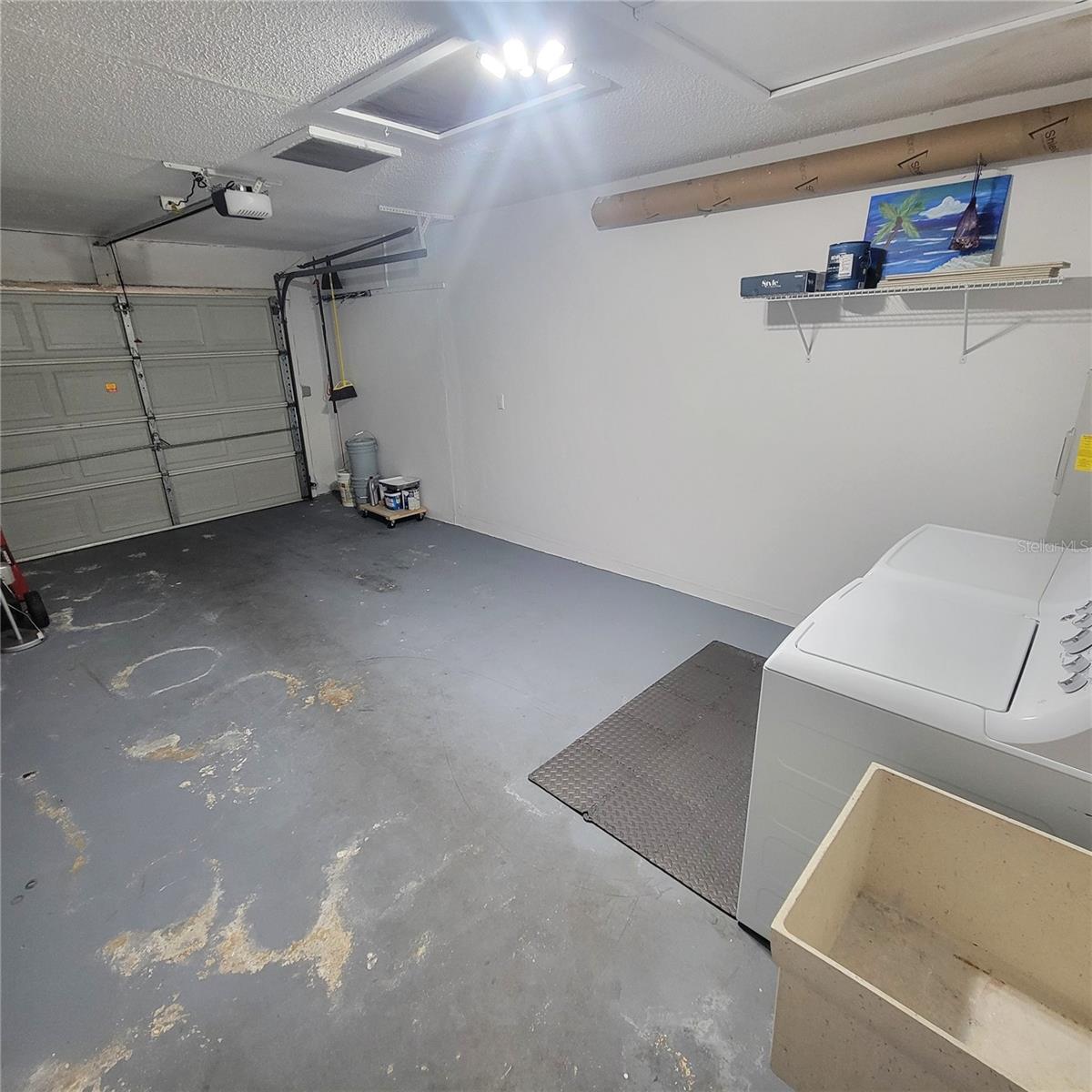 LAKES UNIT I THE - Residential