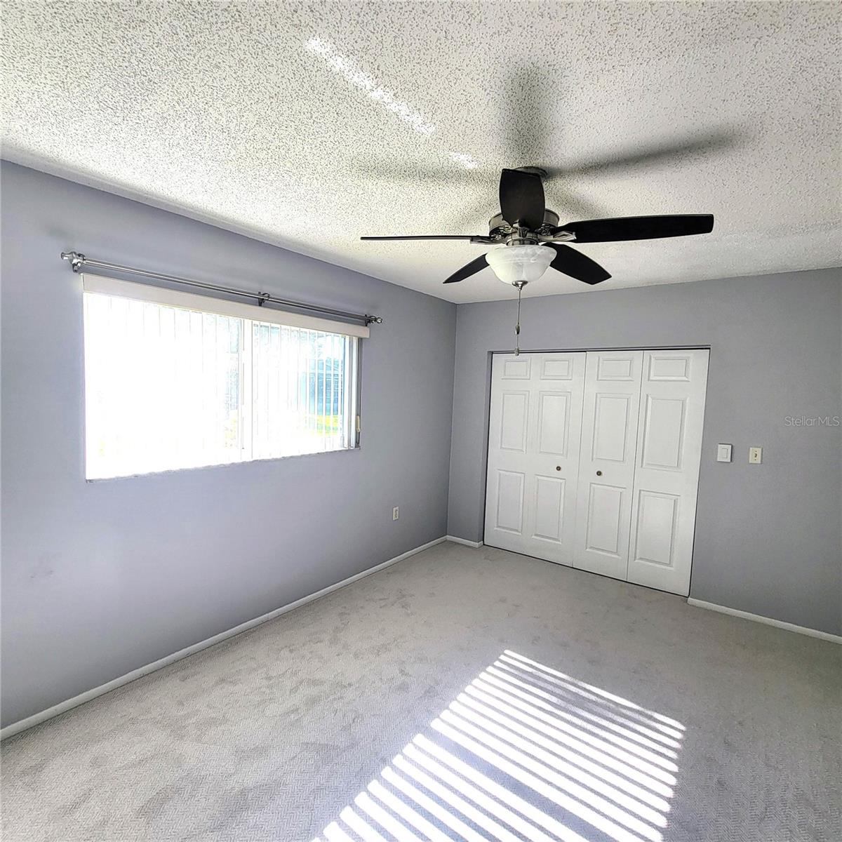 LAKES UNIT I THE - Residential