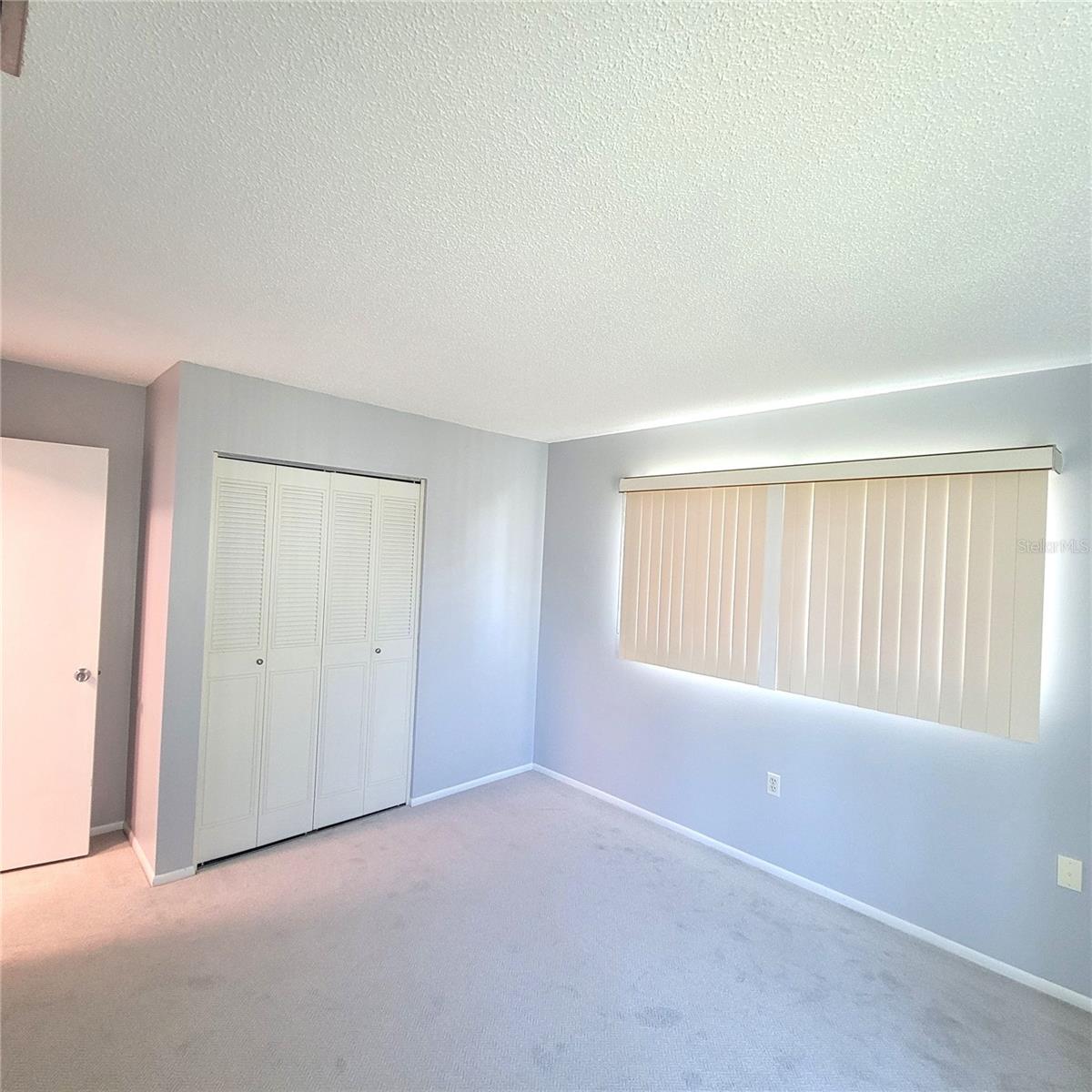 LAKES UNIT I THE - Residential