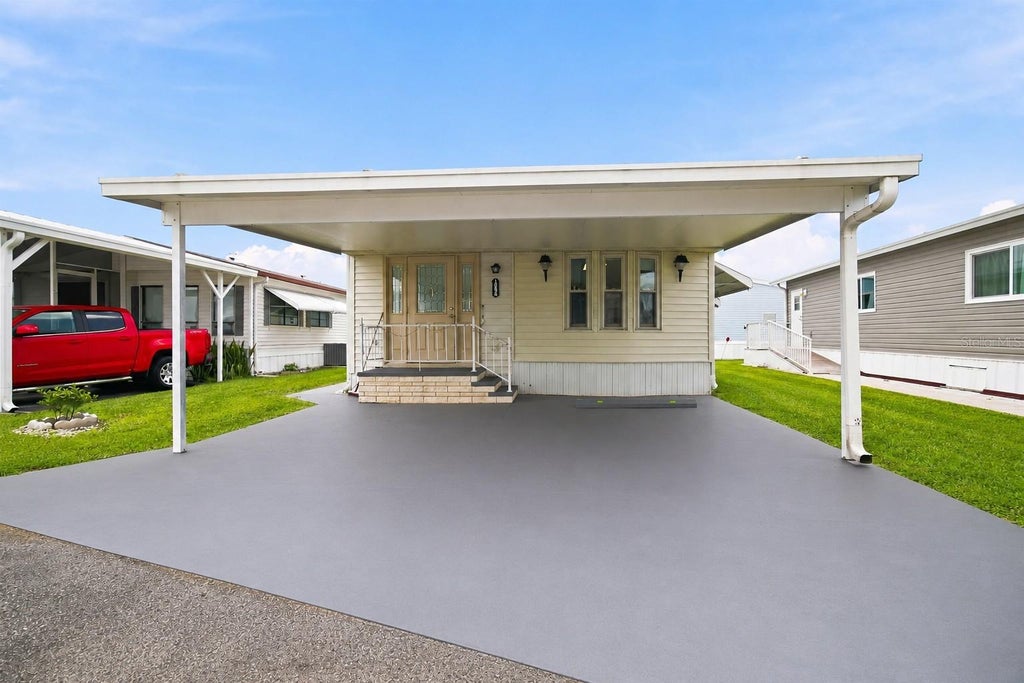Photo of 3333 26th Avenue E #1096, Bradenton, FL 34208 (MLS # D6148576)