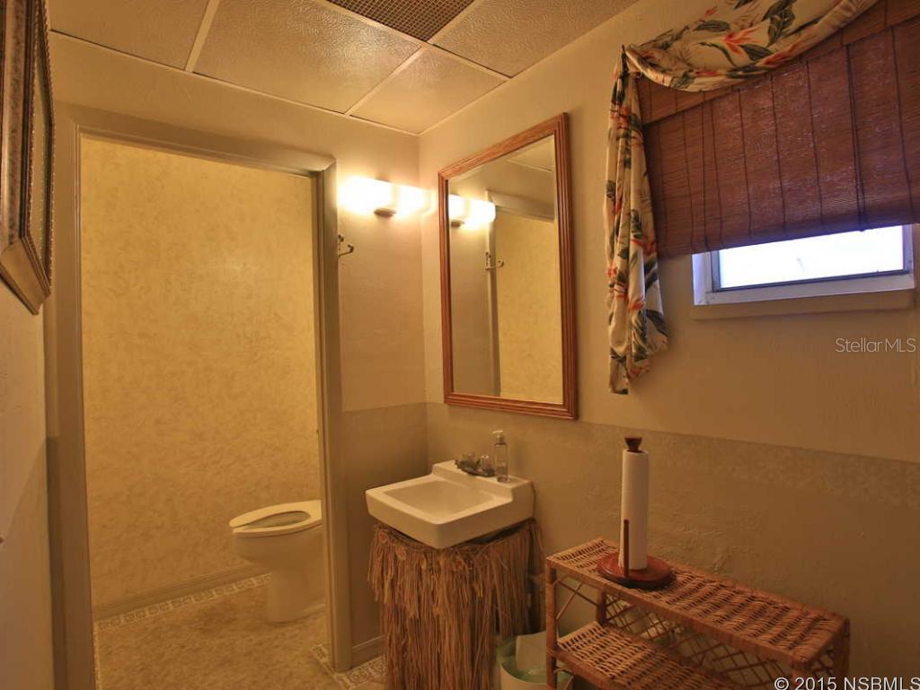 Lowds V New Smyrna - Commercial Sale