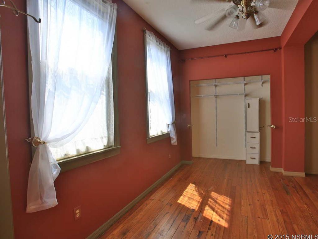 Lowds V New Smyrna - Commercial Sale