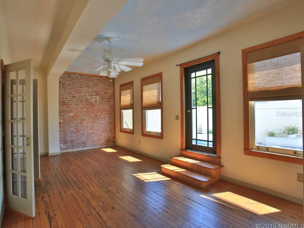 Lowds V New Smyrna - Commercial Sale