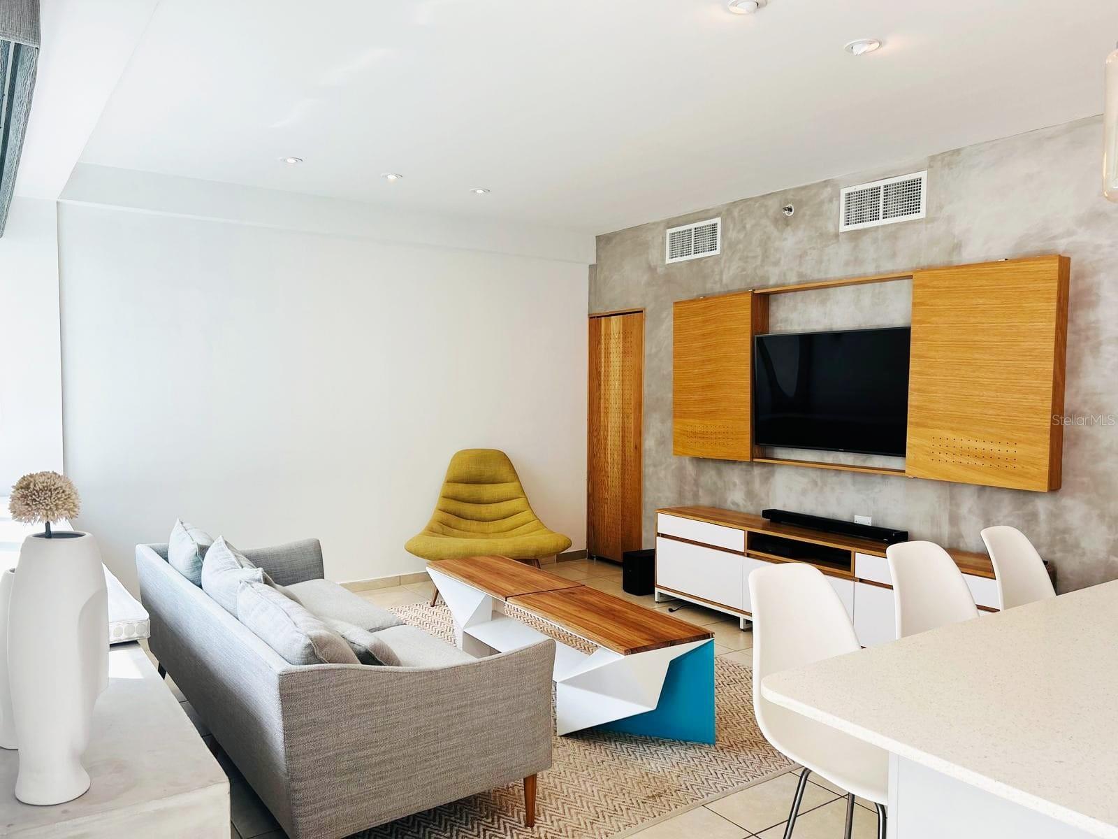 Modern 2 bedrooms, 2 bathrooms, 2 parking spaces and fully furnished / equipped apartment in Ciudadela, Santurce. Enjoy contemporary living with convenient access to dining, shopping, entertainment, and cultural hotspots—all just steps away. Secure building with great amenities in a vibrant urban setting."