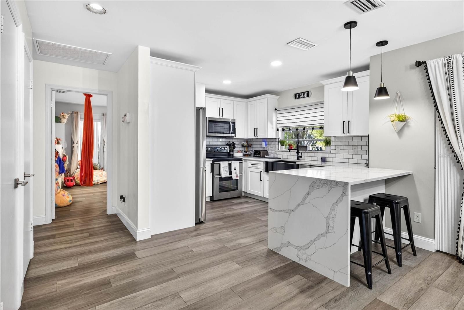 TAMPA'S NORTH SIDE COUNTRY CLUB AREA UNIT NO 3 LOT - Residential