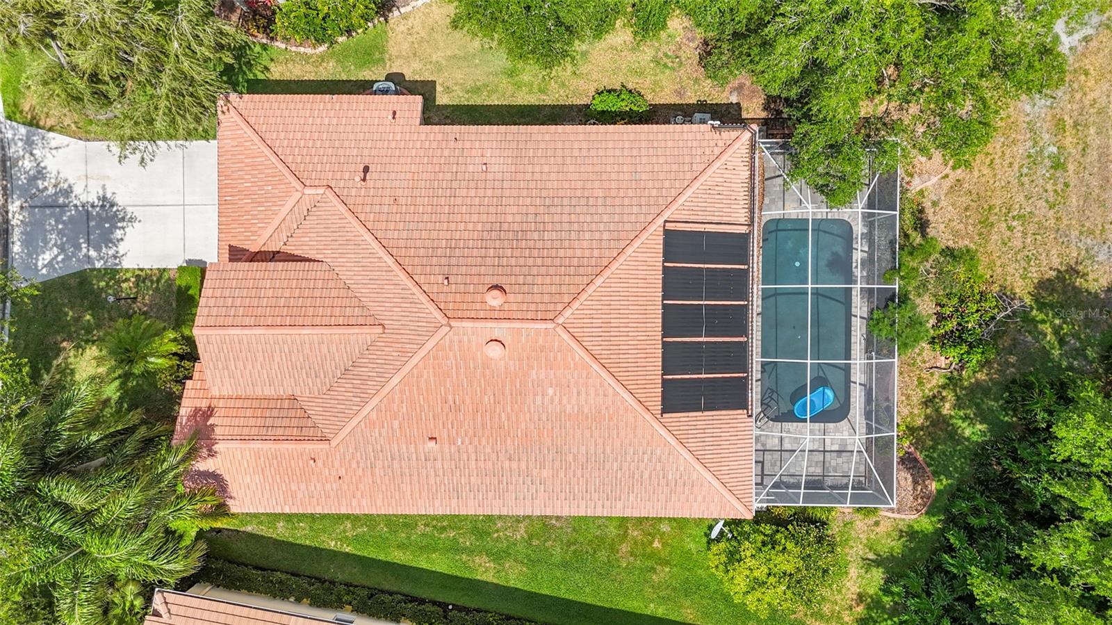 THE HAMPTONS - Residential