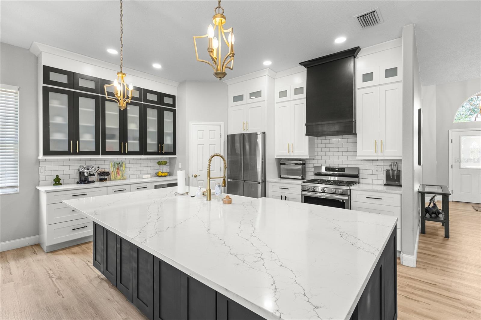 THE HAMPTONS - Residential