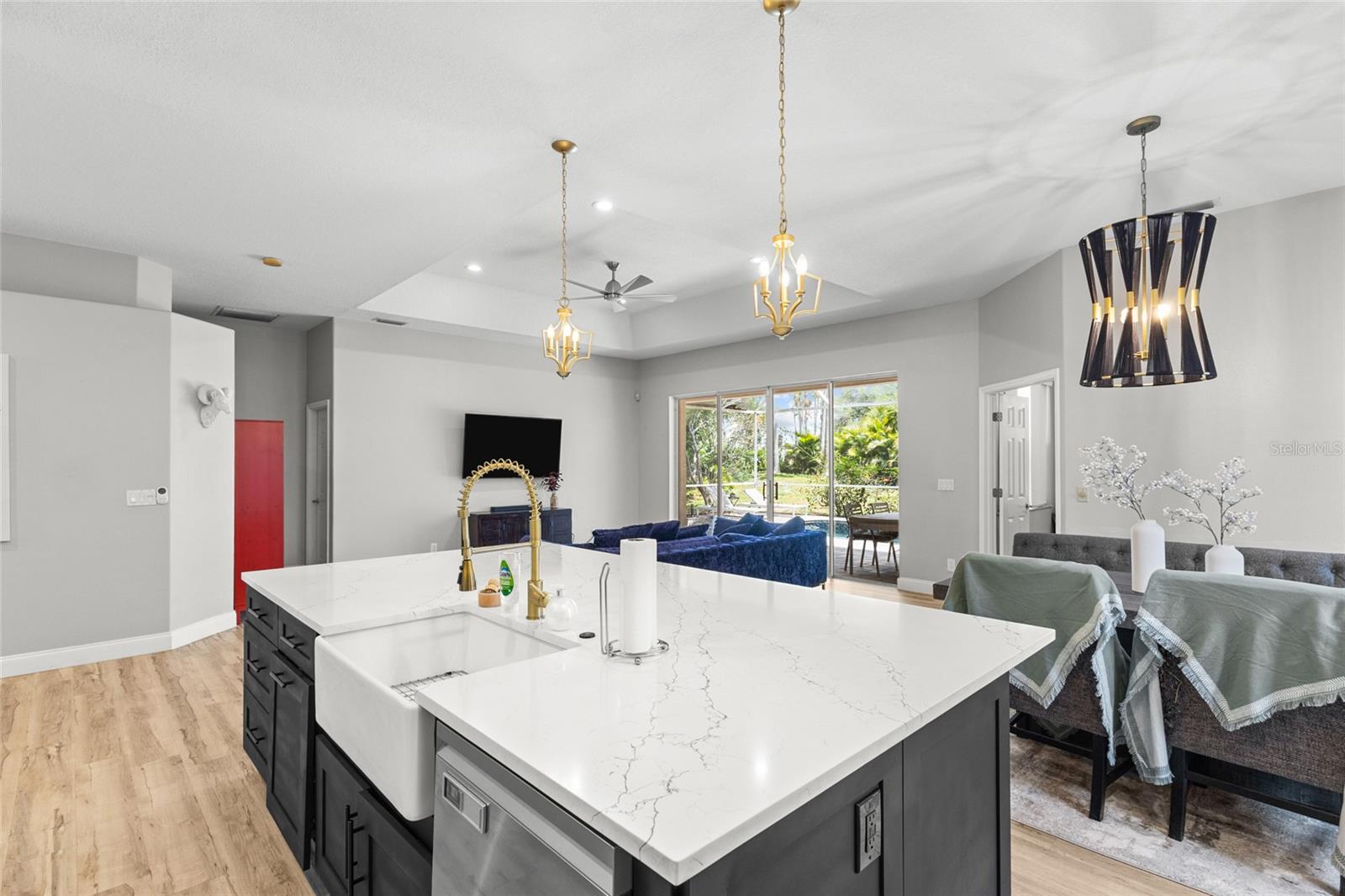 THE HAMPTONS - Residential
