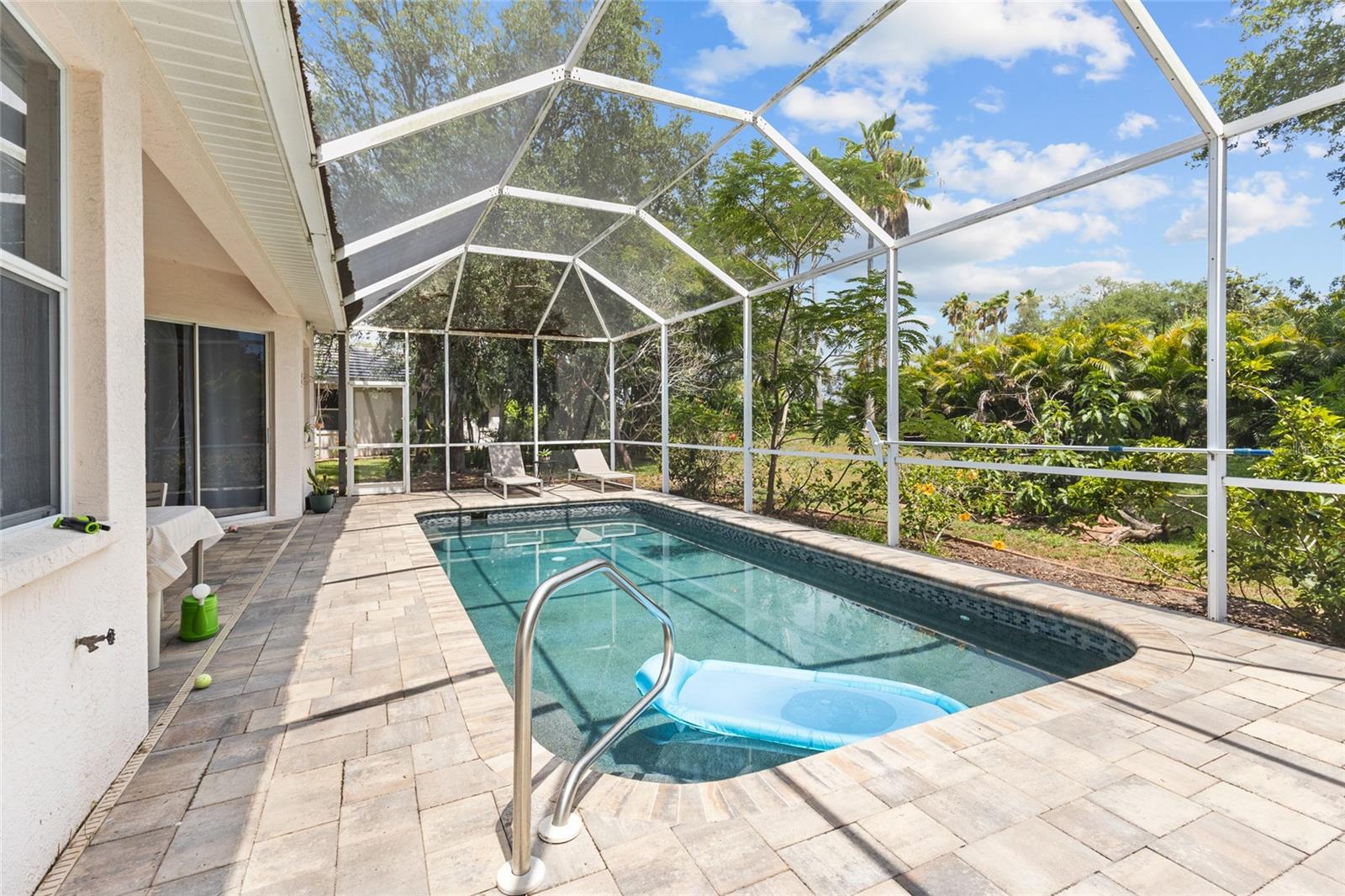 THE HAMPTONS - Residential