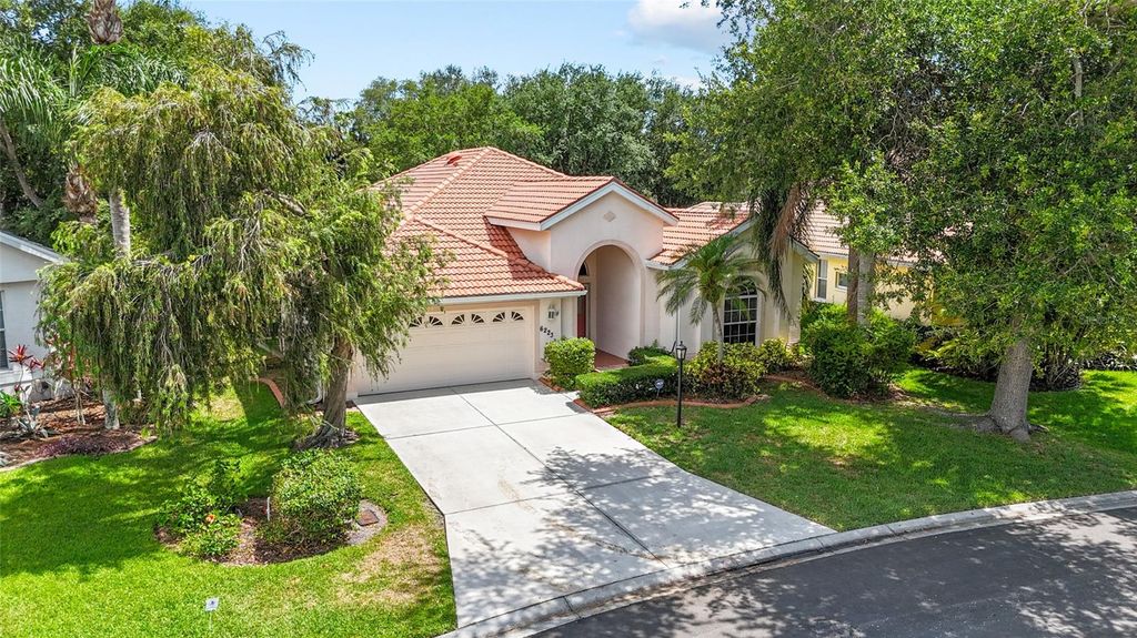Photo of 6223 Donnington Court, Sarasota, FL 34238 (MLS # A4694589)
