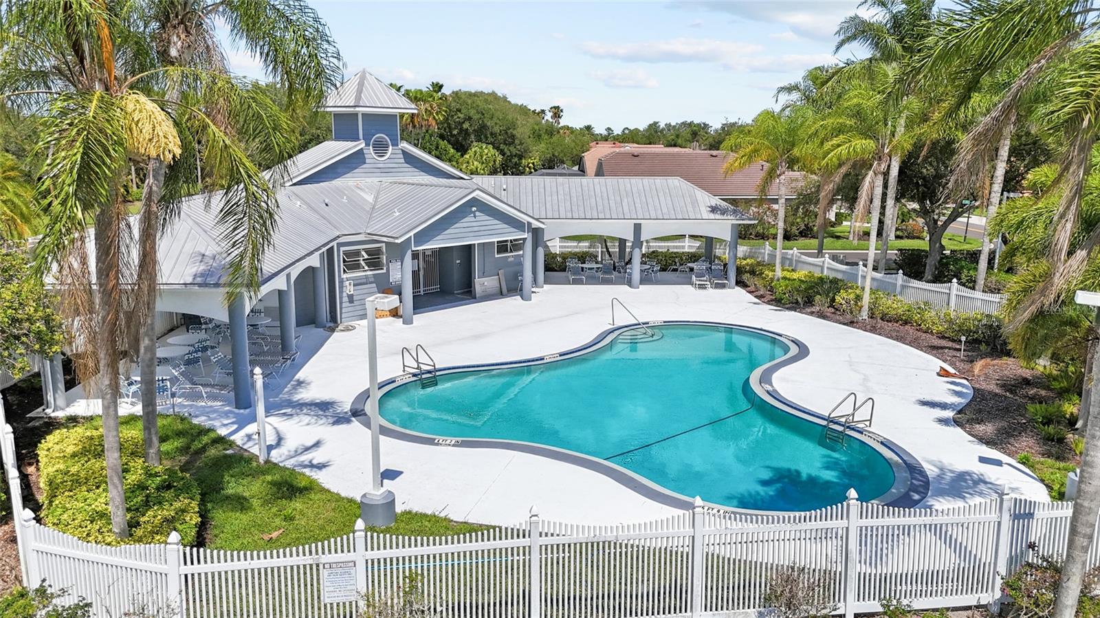 THE HAMPTONS - Residential