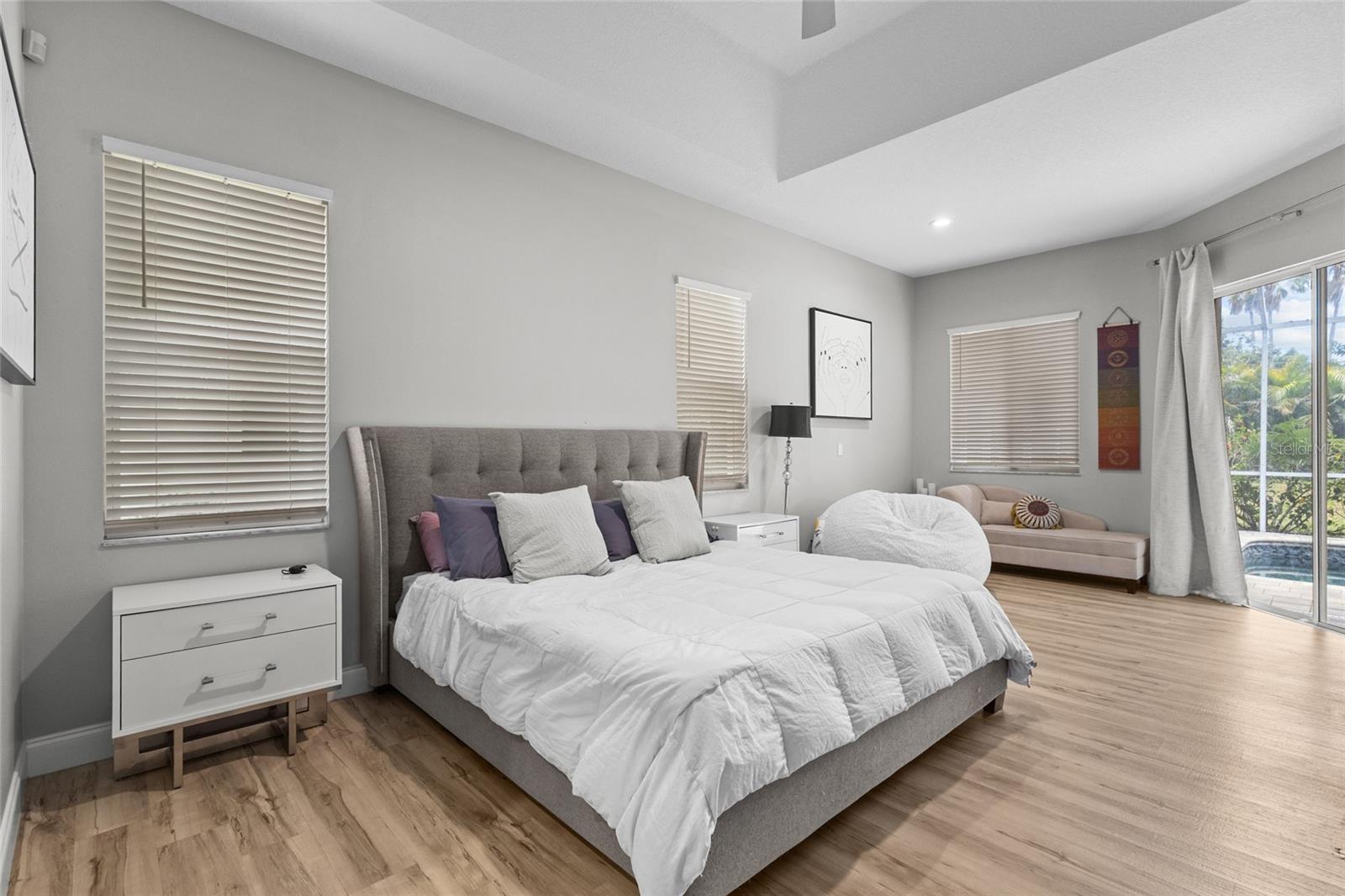 THE HAMPTONS - Residential