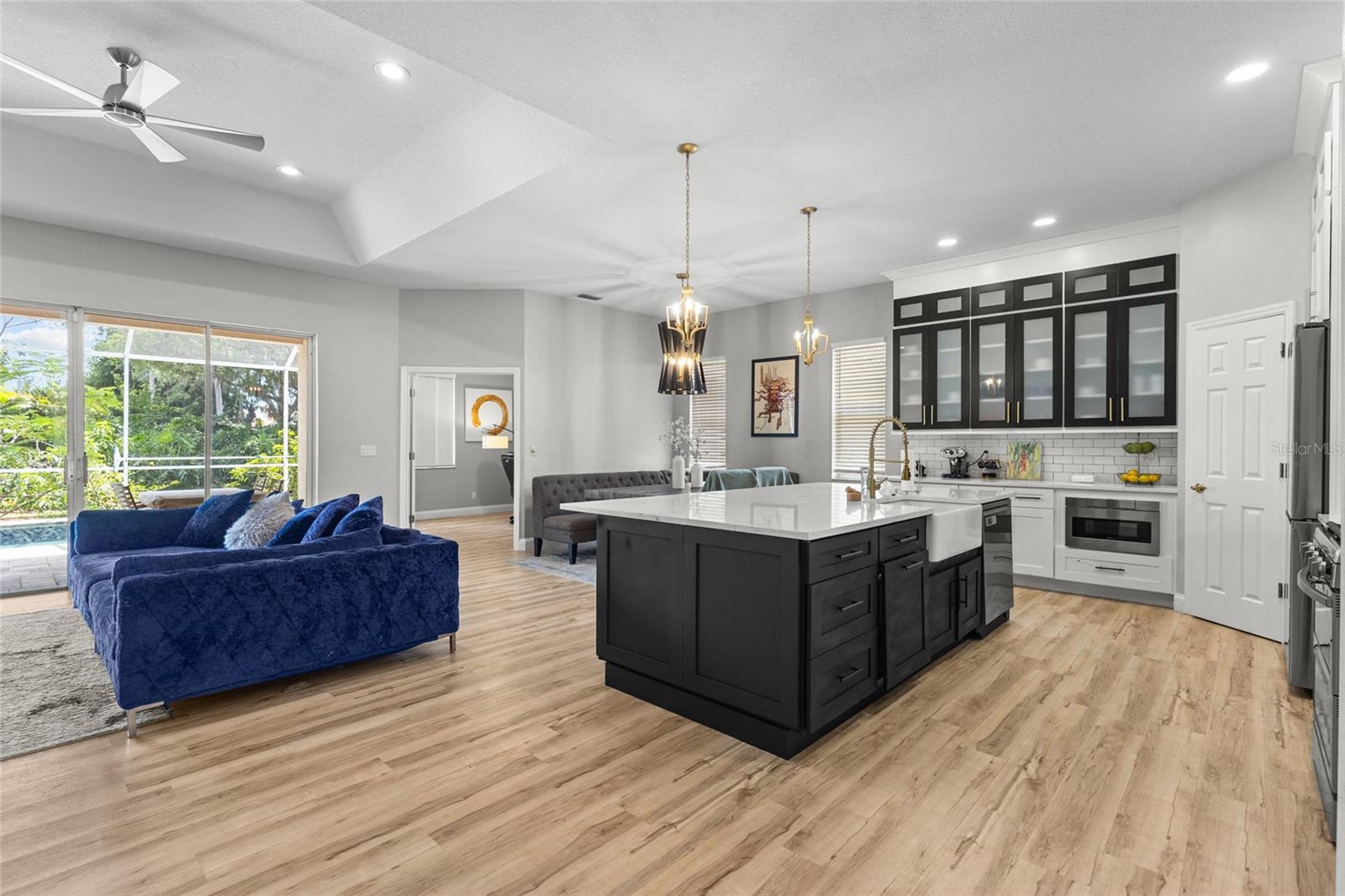 THE HAMPTONS - Residential