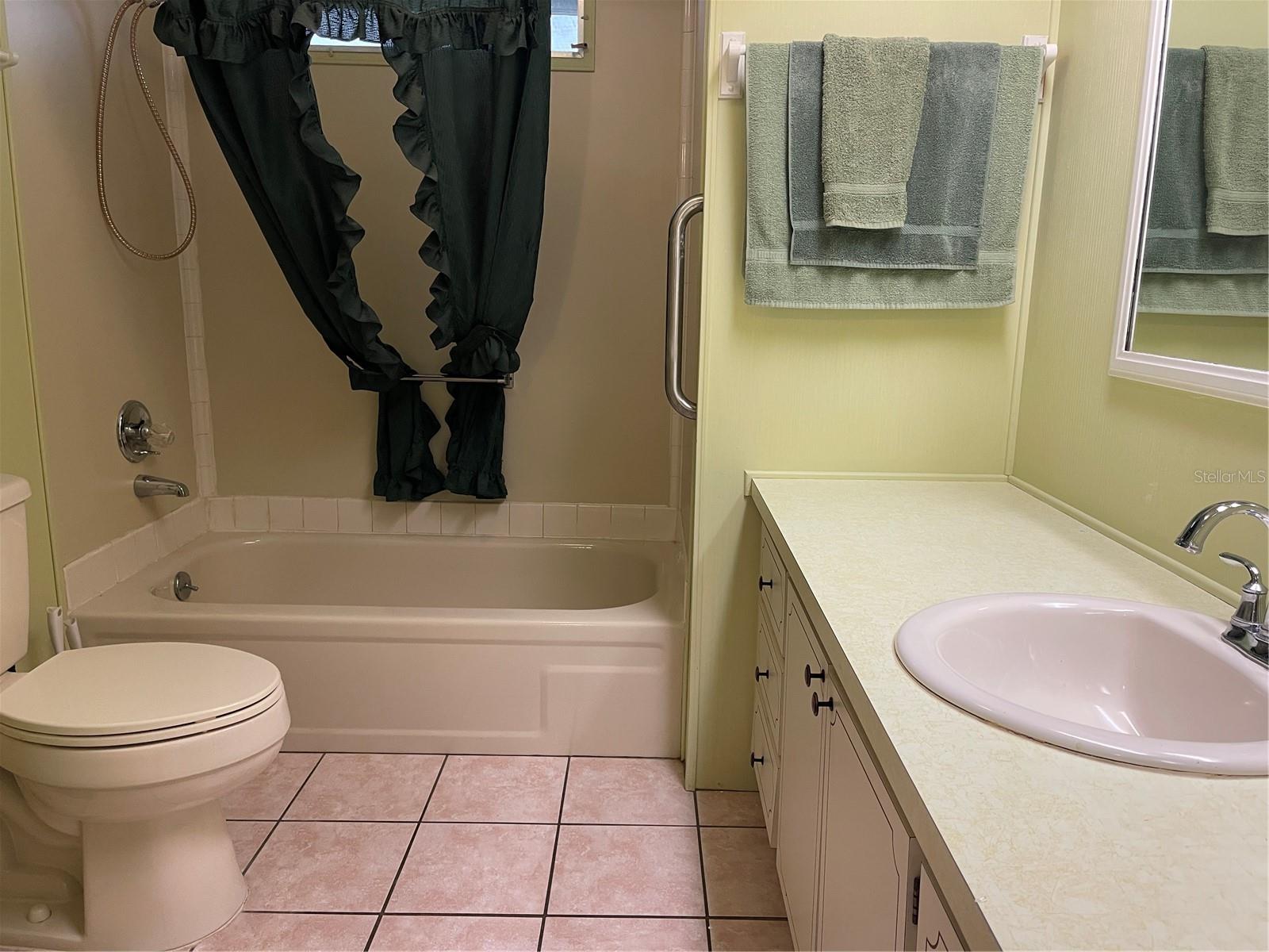 CONTINENTAL COUNTRY CLUB - Residential