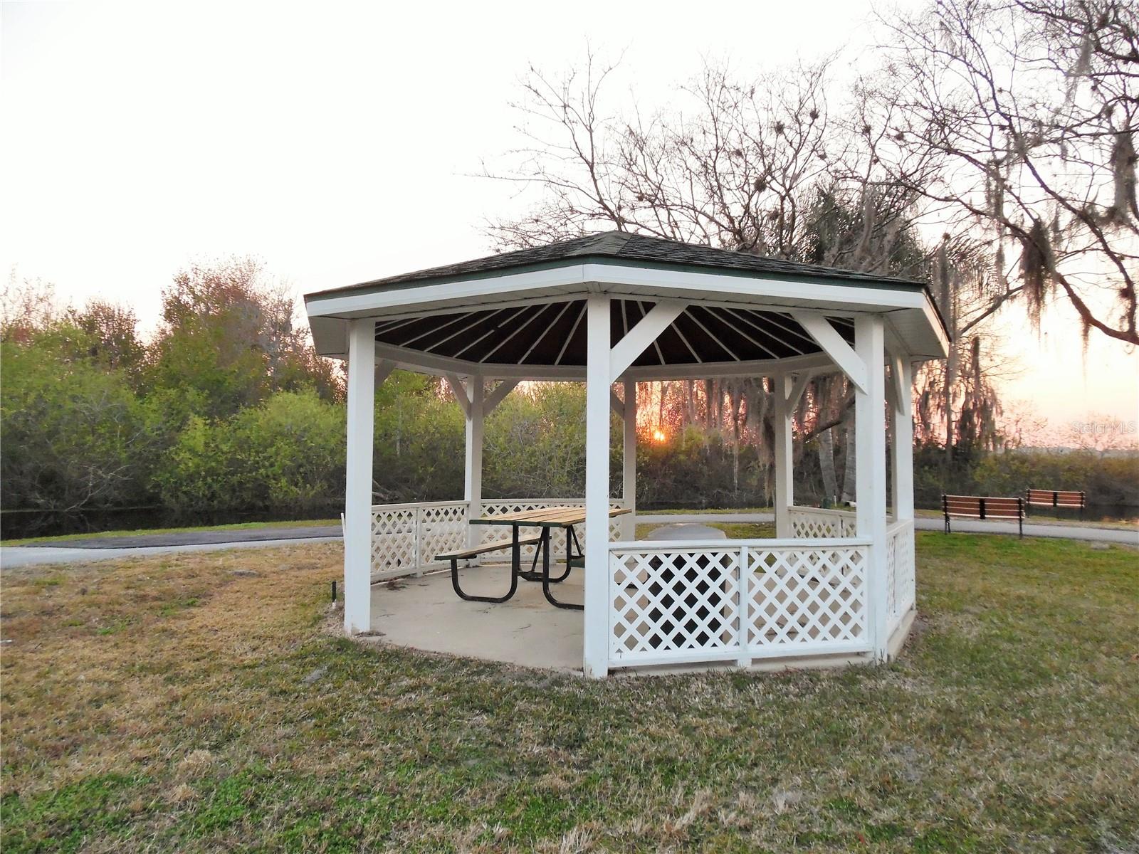 CONTINENTAL COUNTRY CLUB - Residential