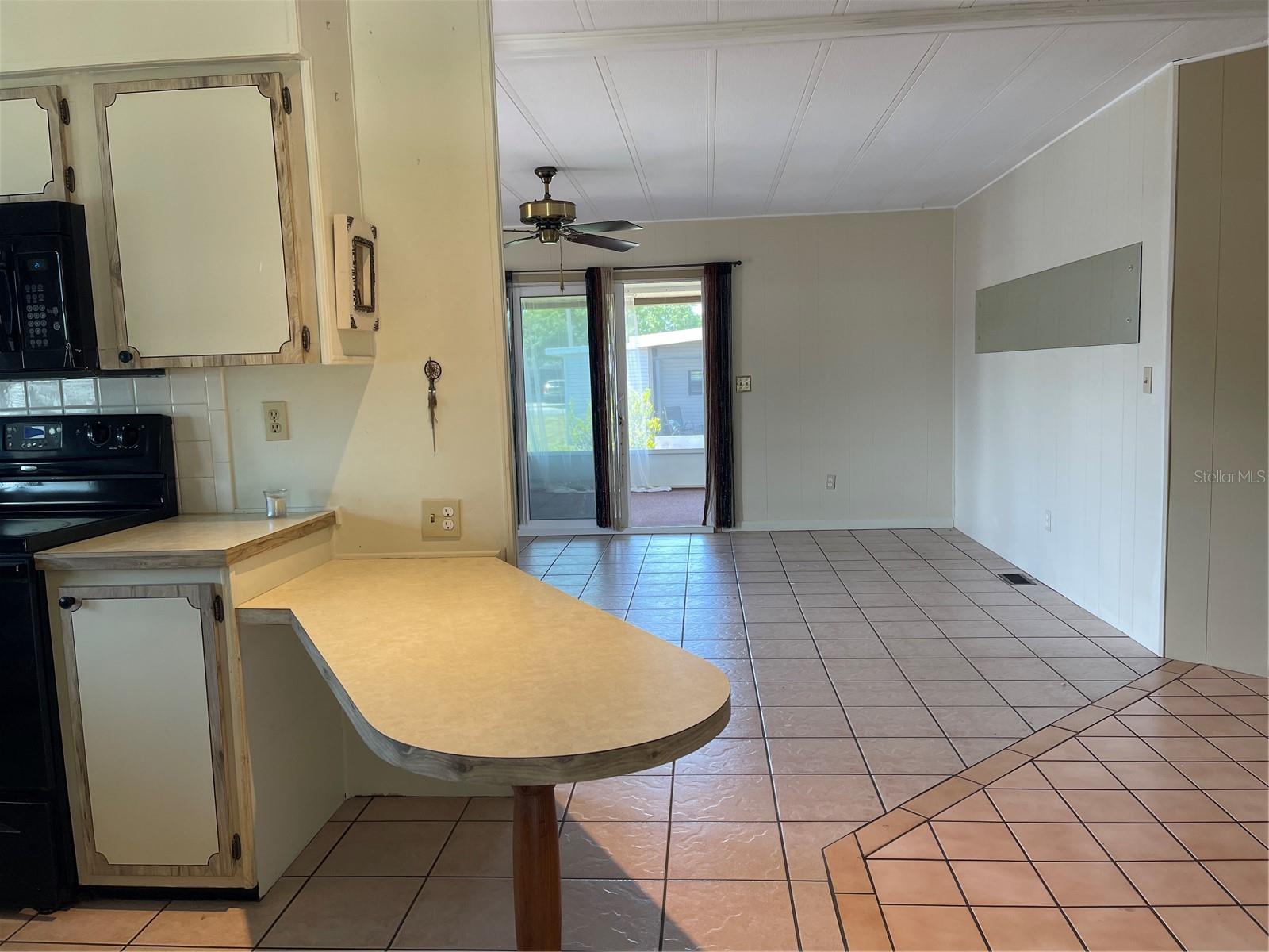 CONTINENTAL COUNTRY CLUB - Residential