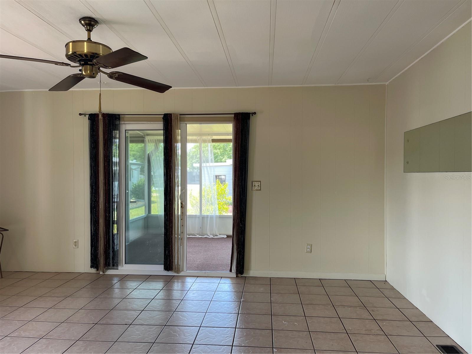 CONTINENTAL COUNTRY CLUB - Residential