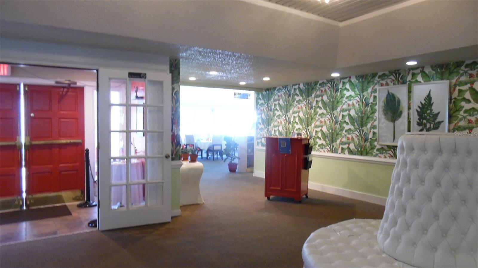 CONTINENTAL COUNTRY CLUB - Residential