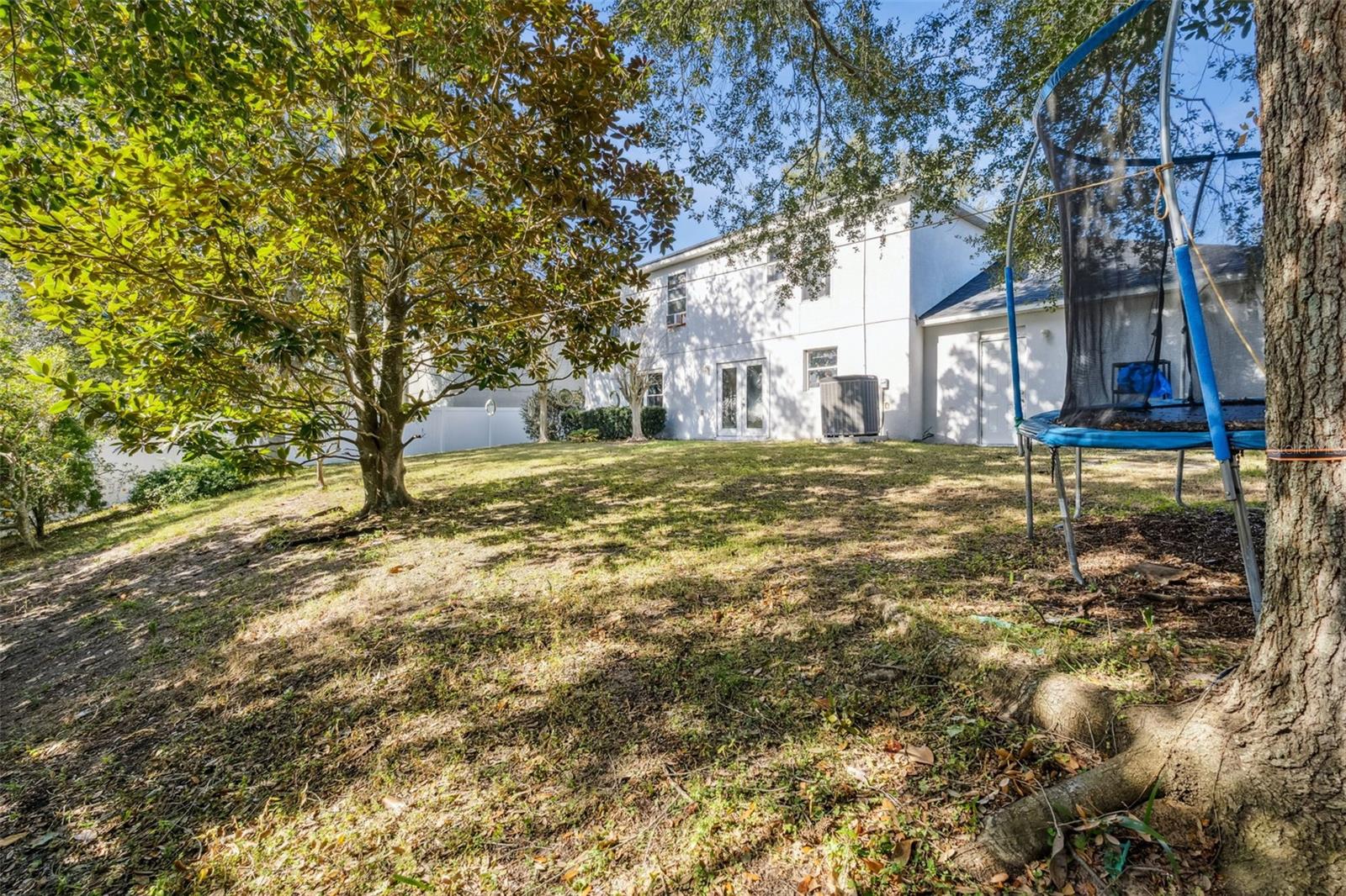 MINNEOLA PINE BLUFF PH 02 LT 98 PB 50 P - Residential