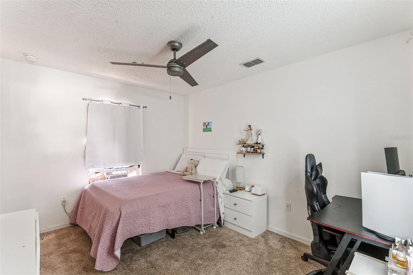 MINNEOLA PINE BLUFF PH 02 LT 98 PB 50 P - Residential