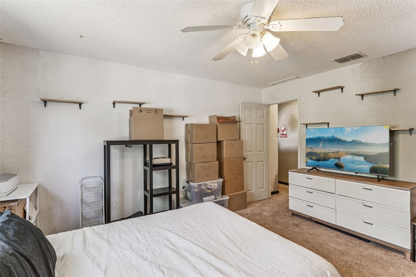 MINNEOLA PINE BLUFF PH 02 LT 98 PB 50 P - Residential