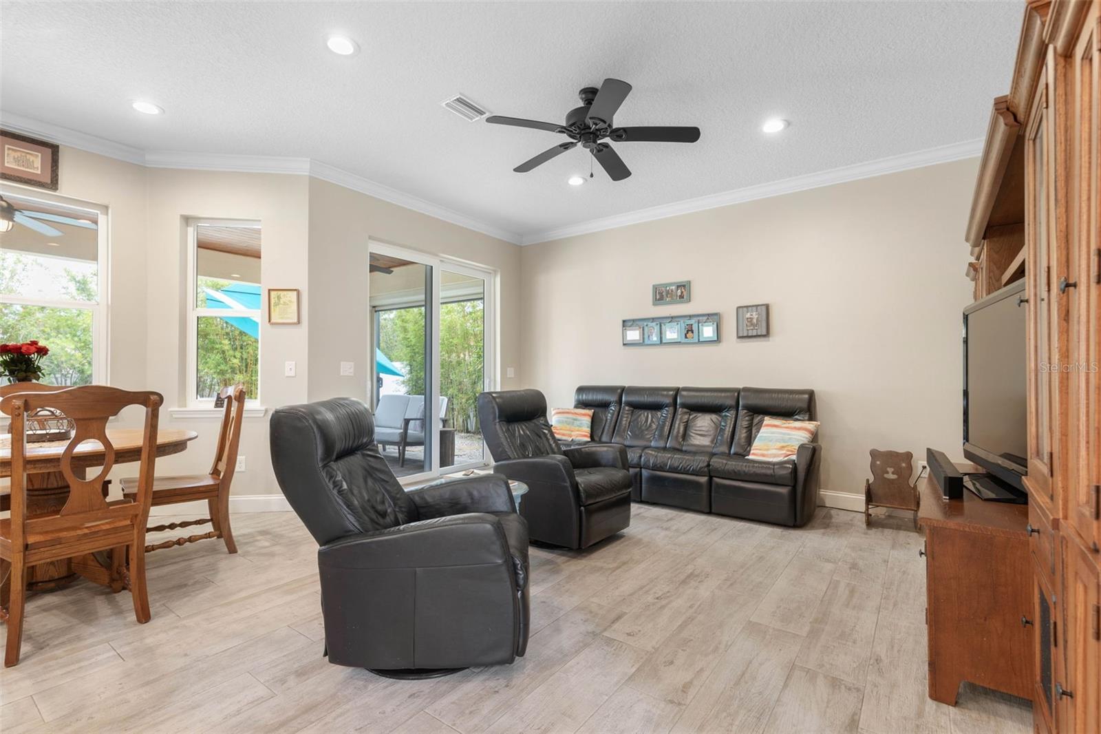 CEDAR ISLAND - Residential
