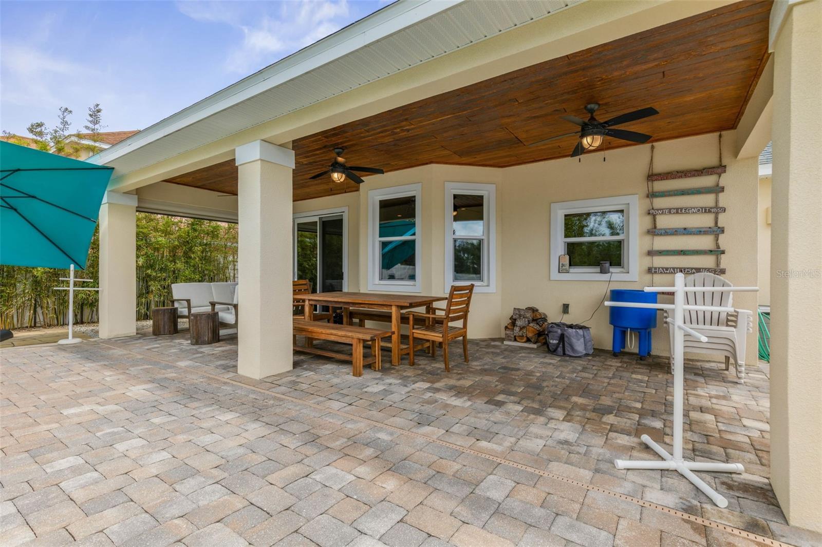 CEDAR ISLAND - Residential