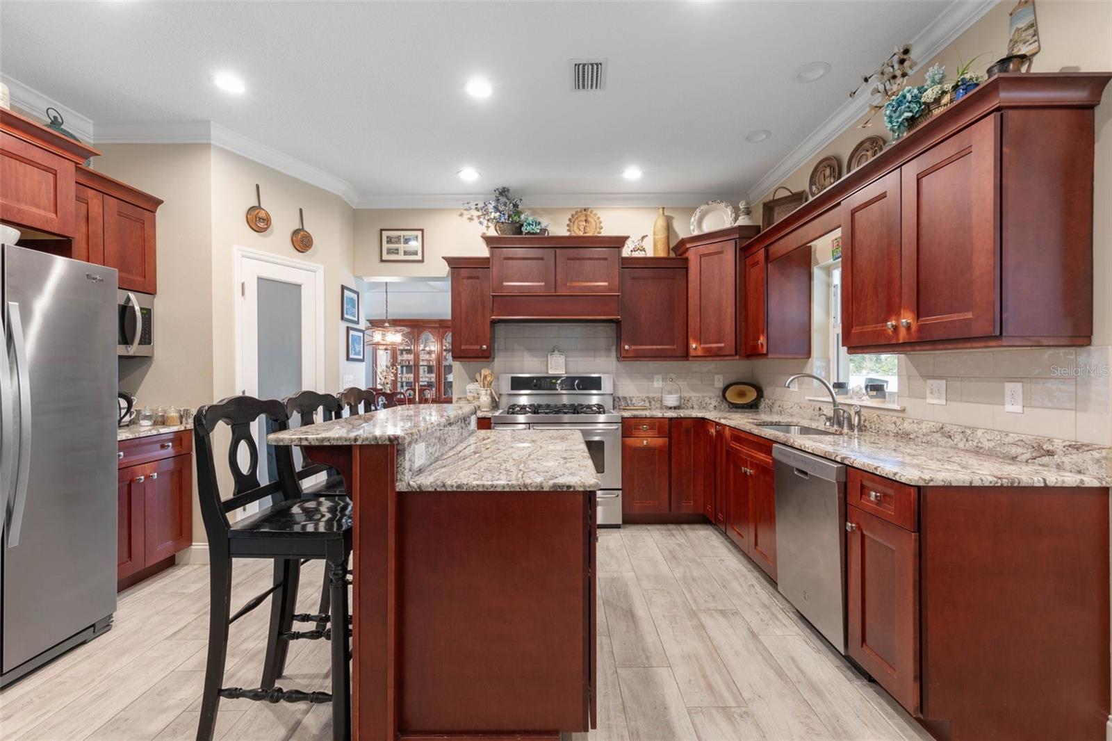 CEDAR ISLAND - Residential