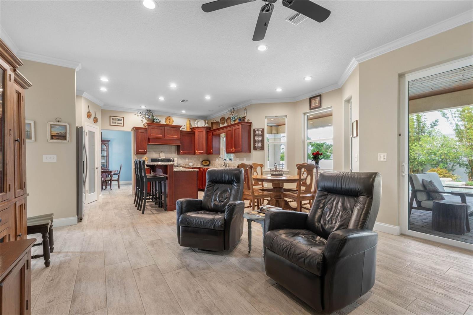 CEDAR ISLAND - Residential