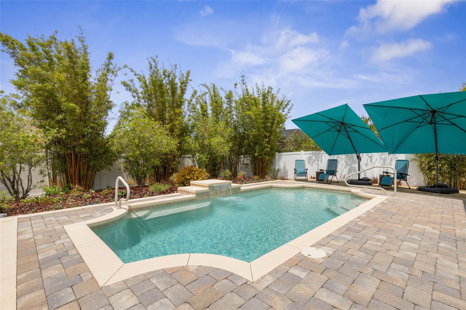 CEDAR ISLAND - Residential