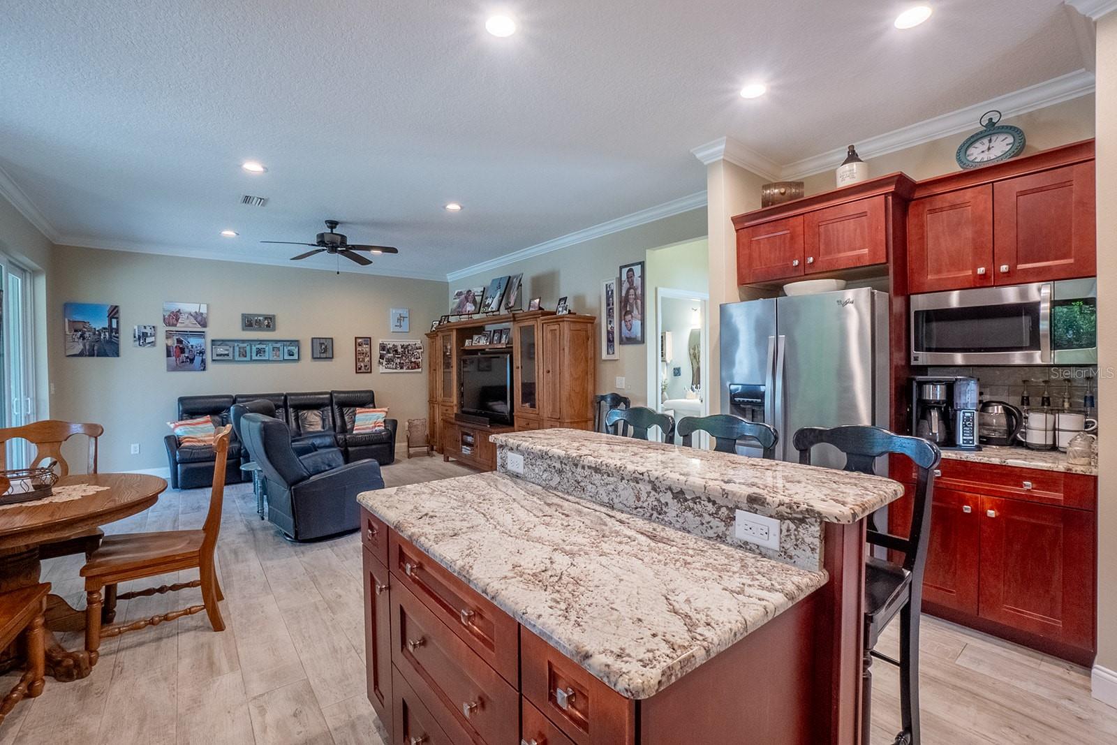 CEDAR ISLAND - Residential