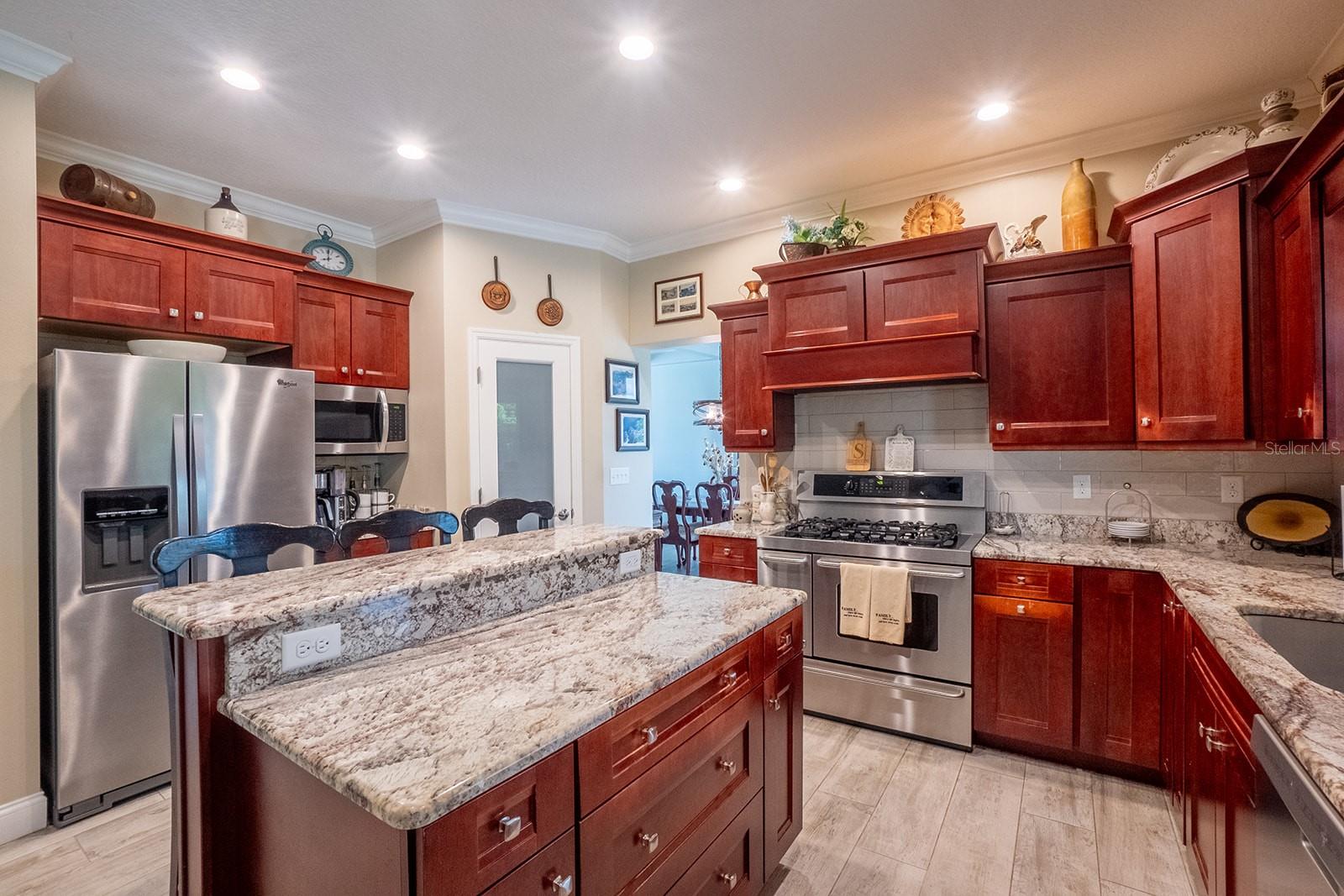 CEDAR ISLAND - Residential