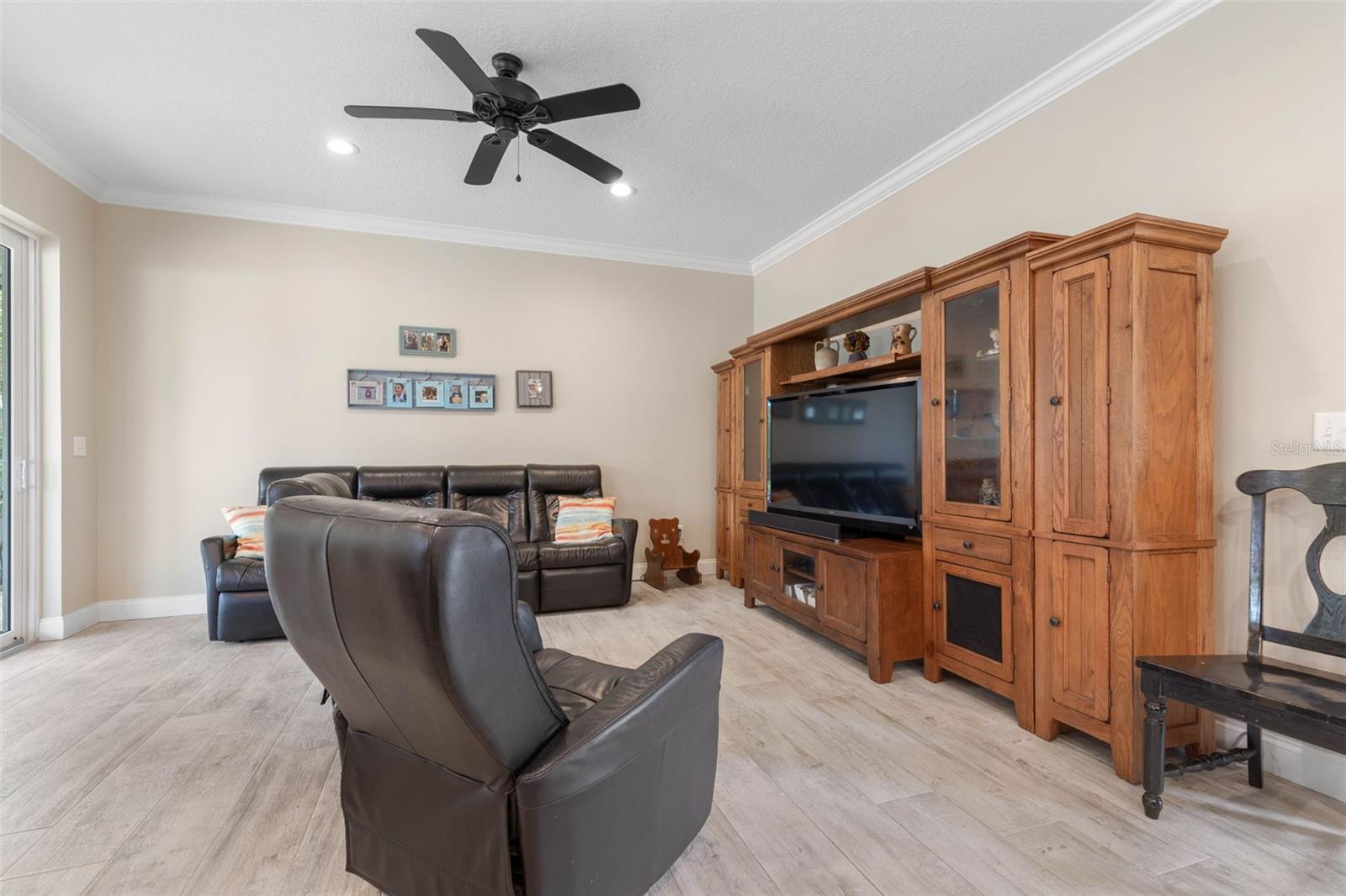 CEDAR ISLAND - Residential