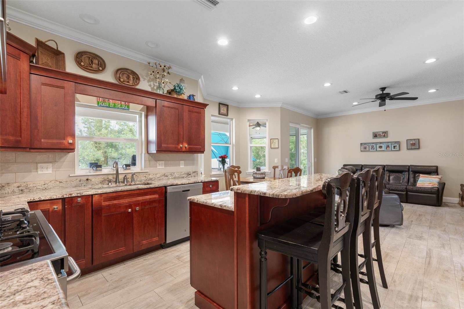 CEDAR ISLAND - Residential