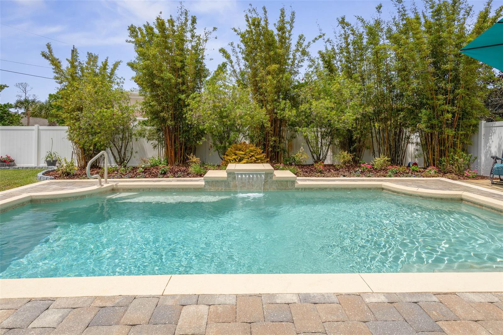 CEDAR ISLAND - Residential